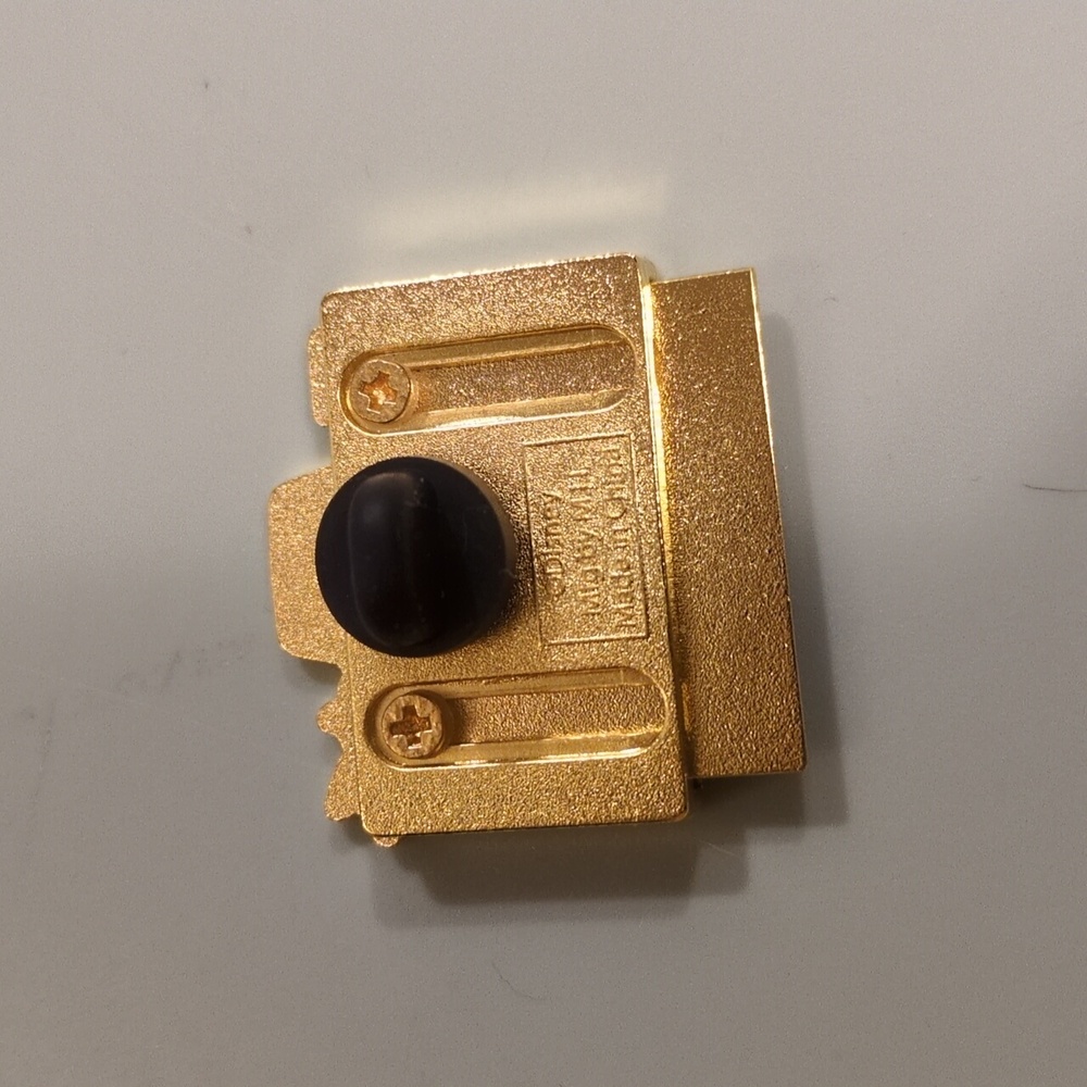 Mulan Camera Pin - Picture 3 of 3